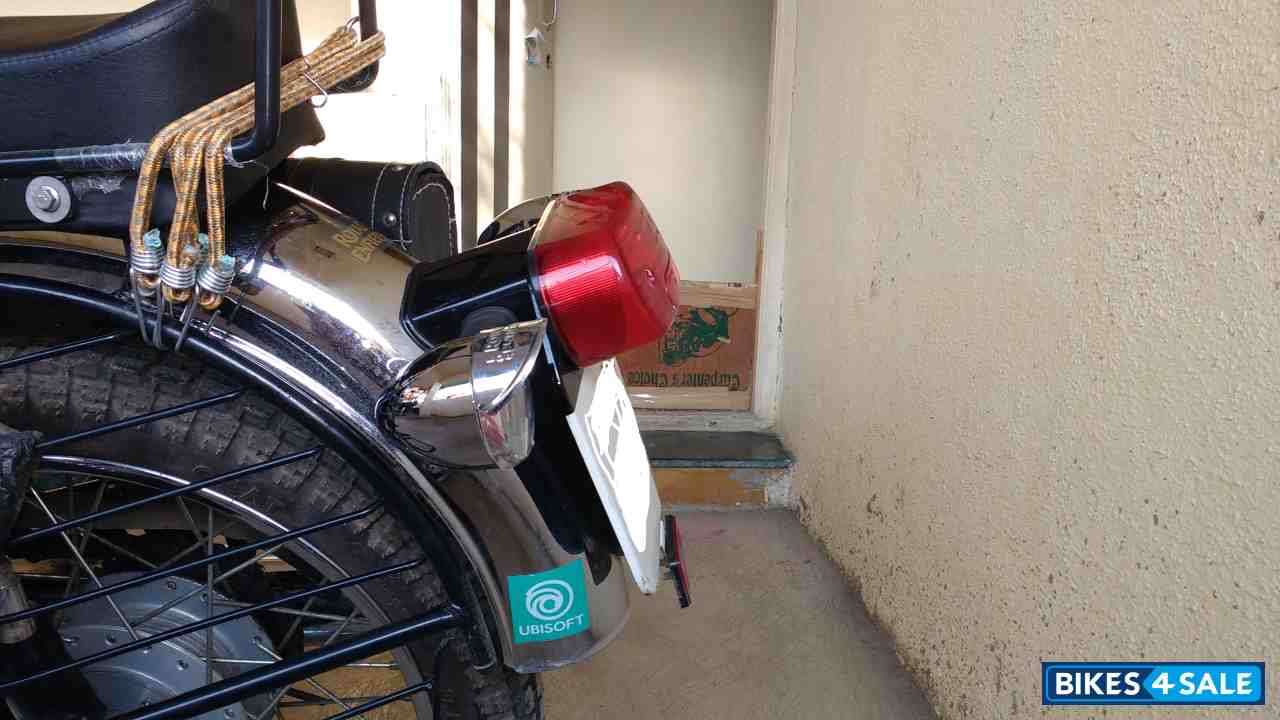 Black Royal Enfield Bullet Electra 5S