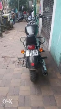 Biege Royal Enfield Thunderbird 350