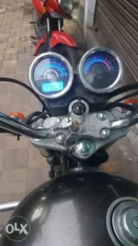 Biege Royal Enfield Thunderbird 350