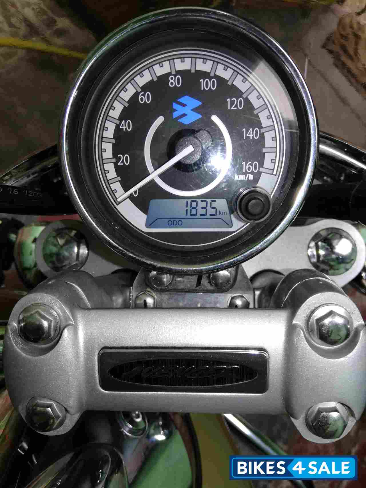 Gold Bajaj Avenger Cruise 220