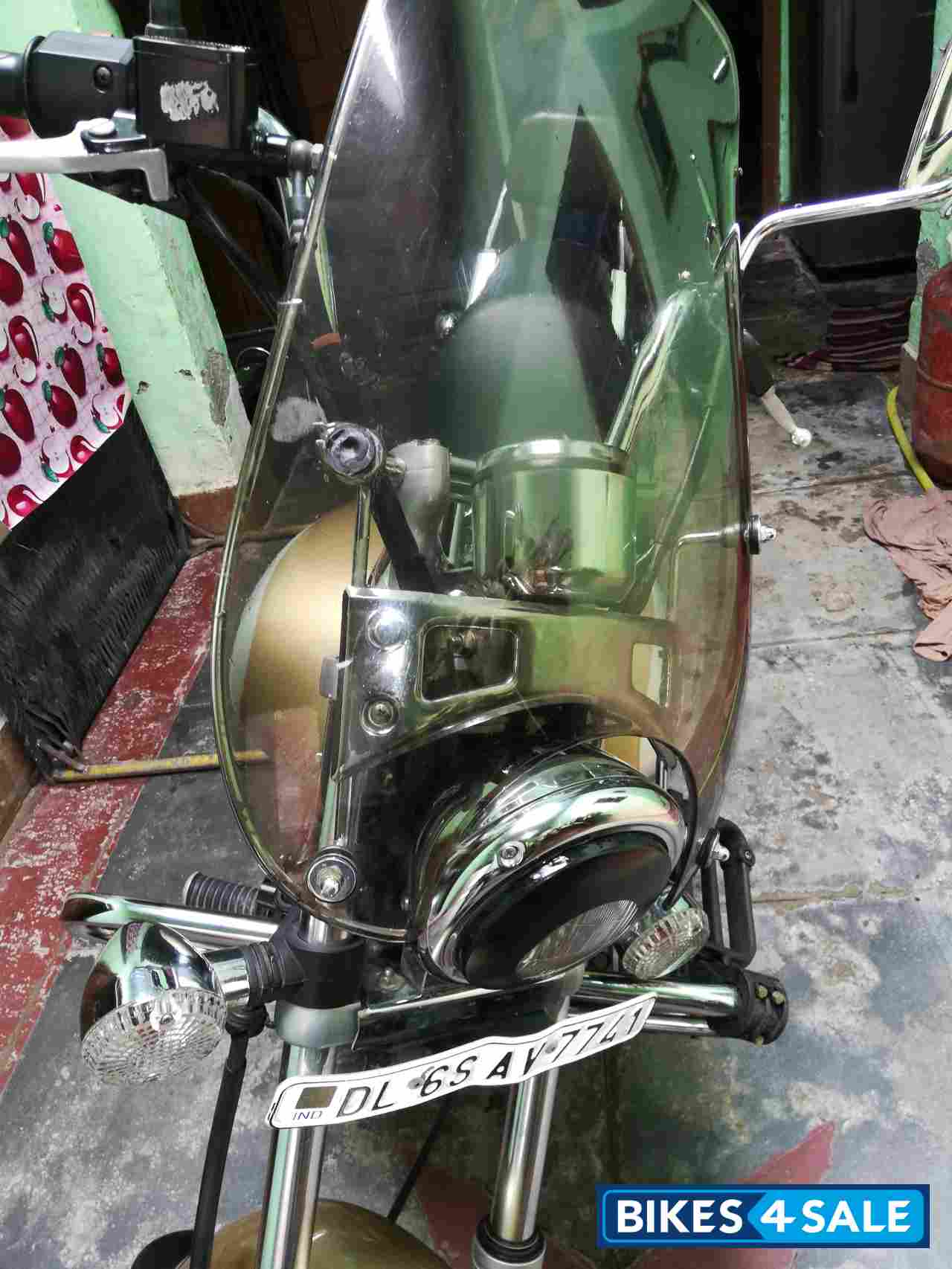 Gold Bajaj Avenger Cruise 220