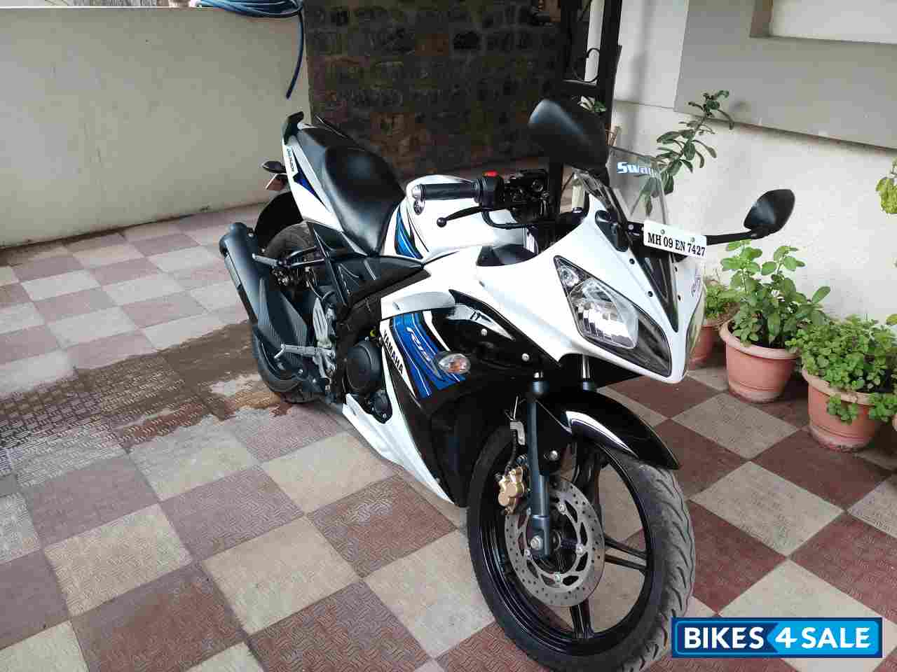 White Blue Yamaha YZF R15 S