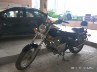 Blac Bajaj Avenger 220 DTS-i