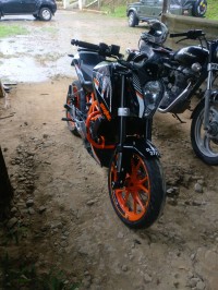 Black KTM Duke 390