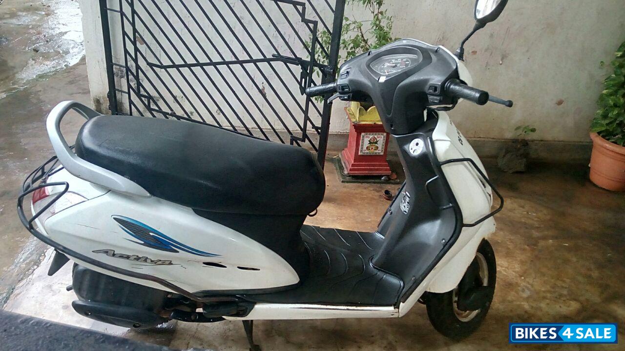 White Honda Activa