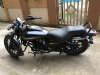 Bajaj Avenger Street 220