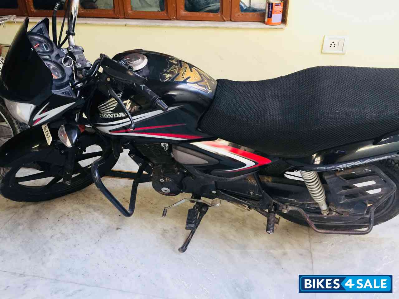 Black Honda CB Shine