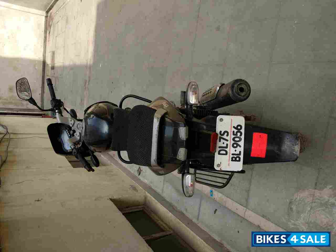 Black Bajaj Pulsar 150 Twin Disc