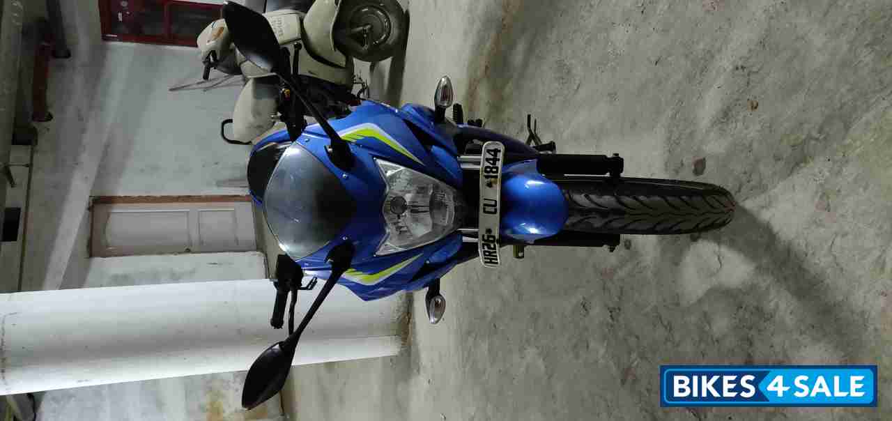Blue Suzuki Gixxer SF