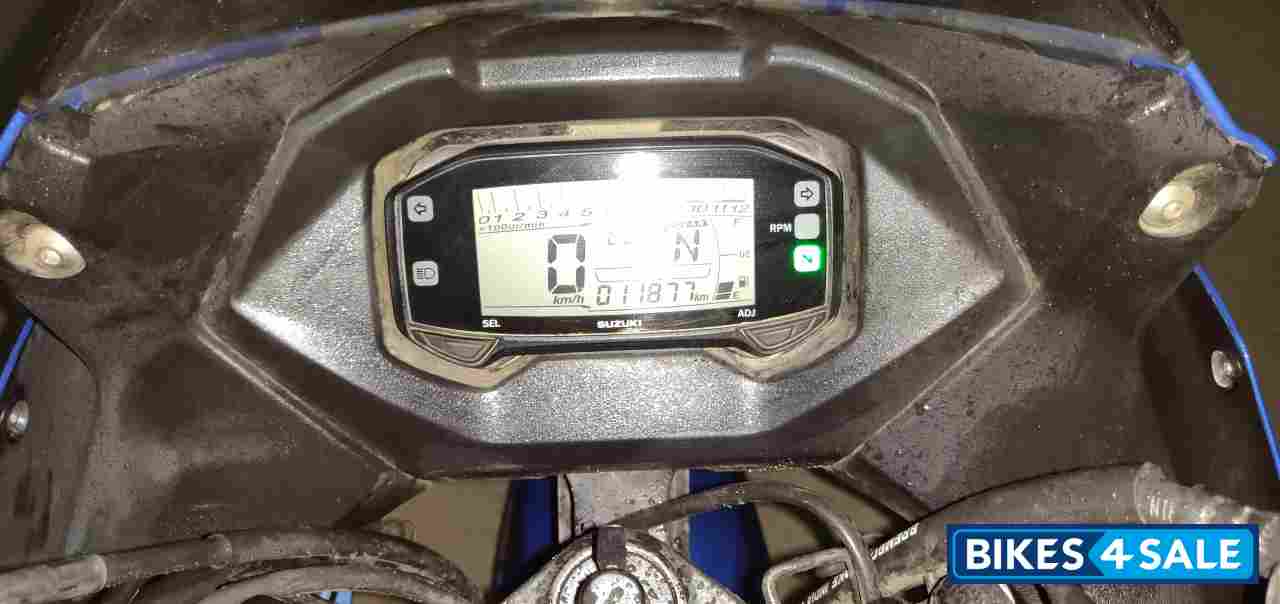 Blue Suzuki Gixxer SF