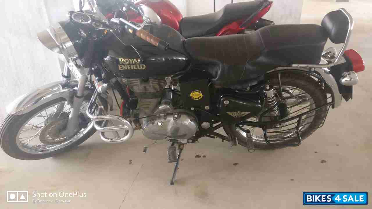 Magic Black Royal Enfield Bullet 350 ES