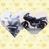 Black Bajaj Pulsar 220 DTSFi