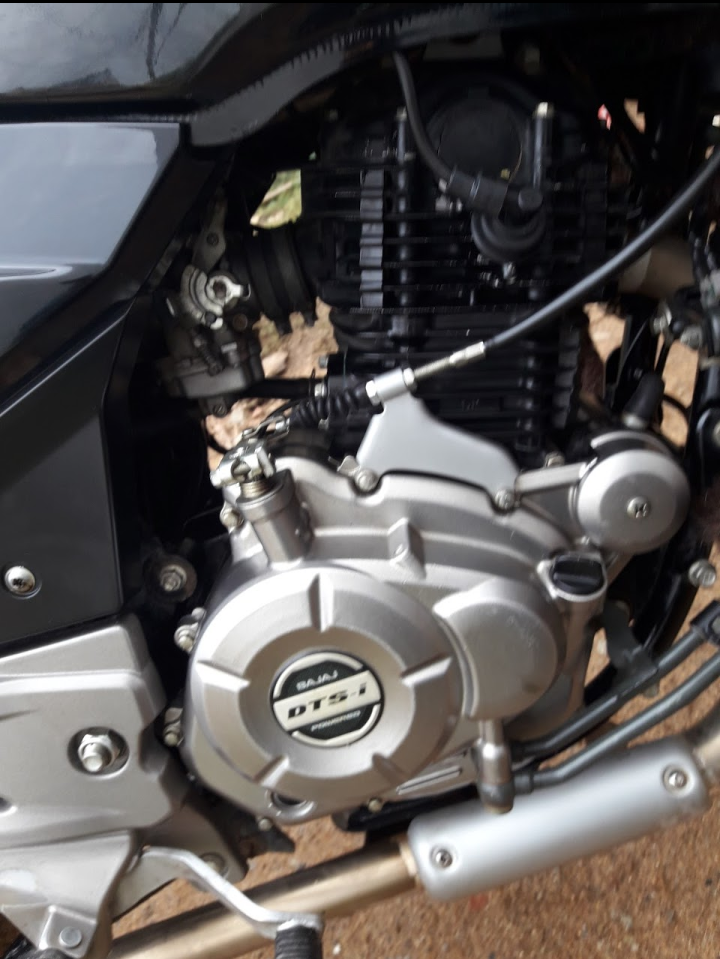 Black Bajaj Pulsar 220 DTSFi