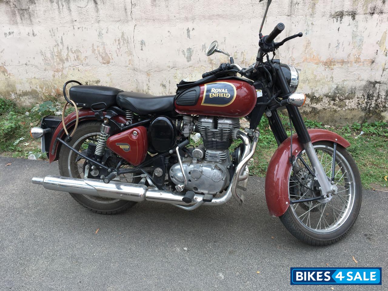 Red Royal Enfield Classic 350