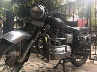 Black Royal Enfield Vintage Bullet