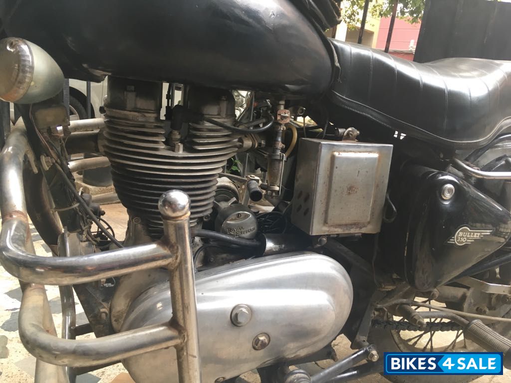 Black Royal Enfield Vintage Bullet