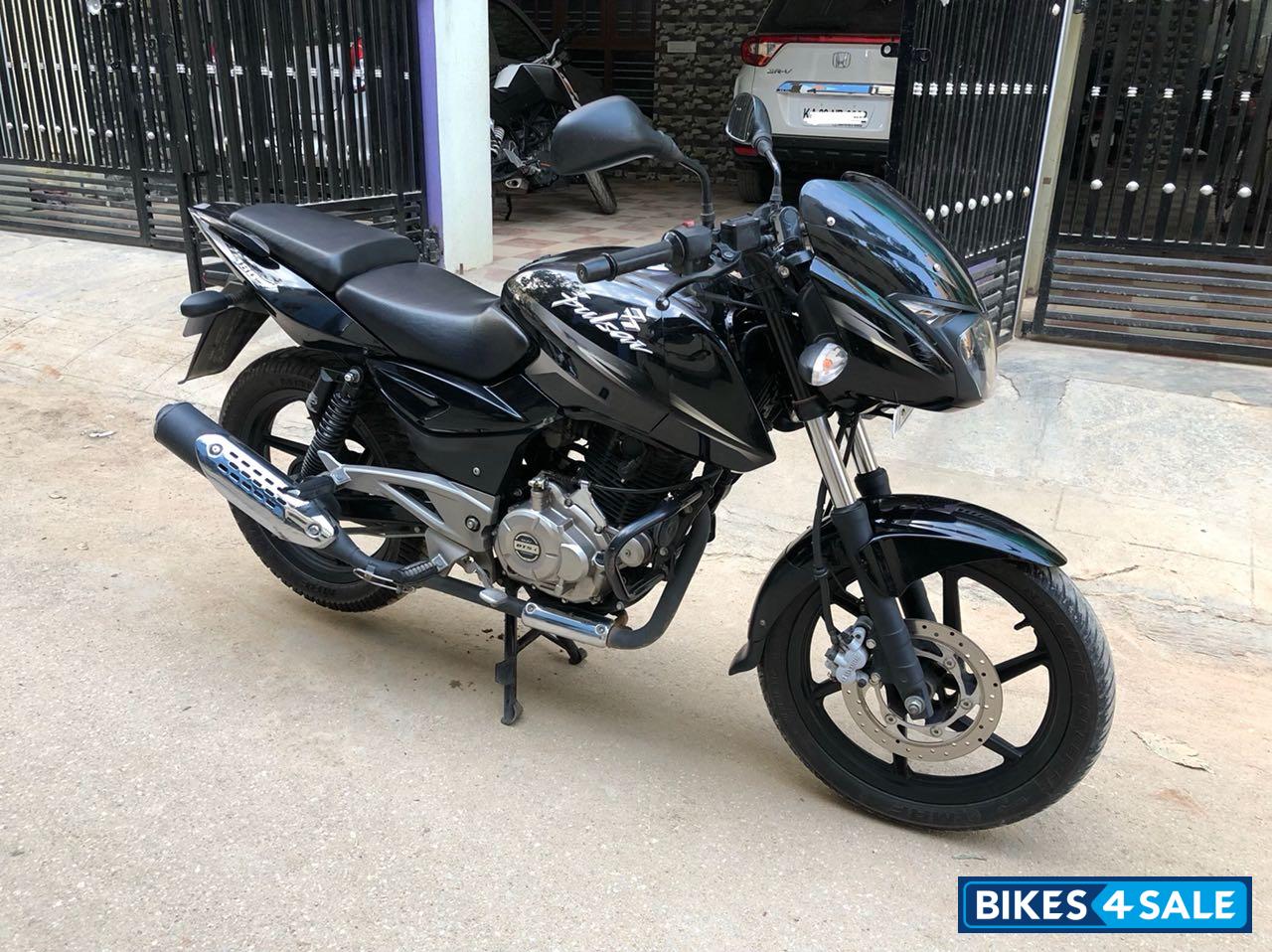 Black Bajaj Pulsar 180 DTSi