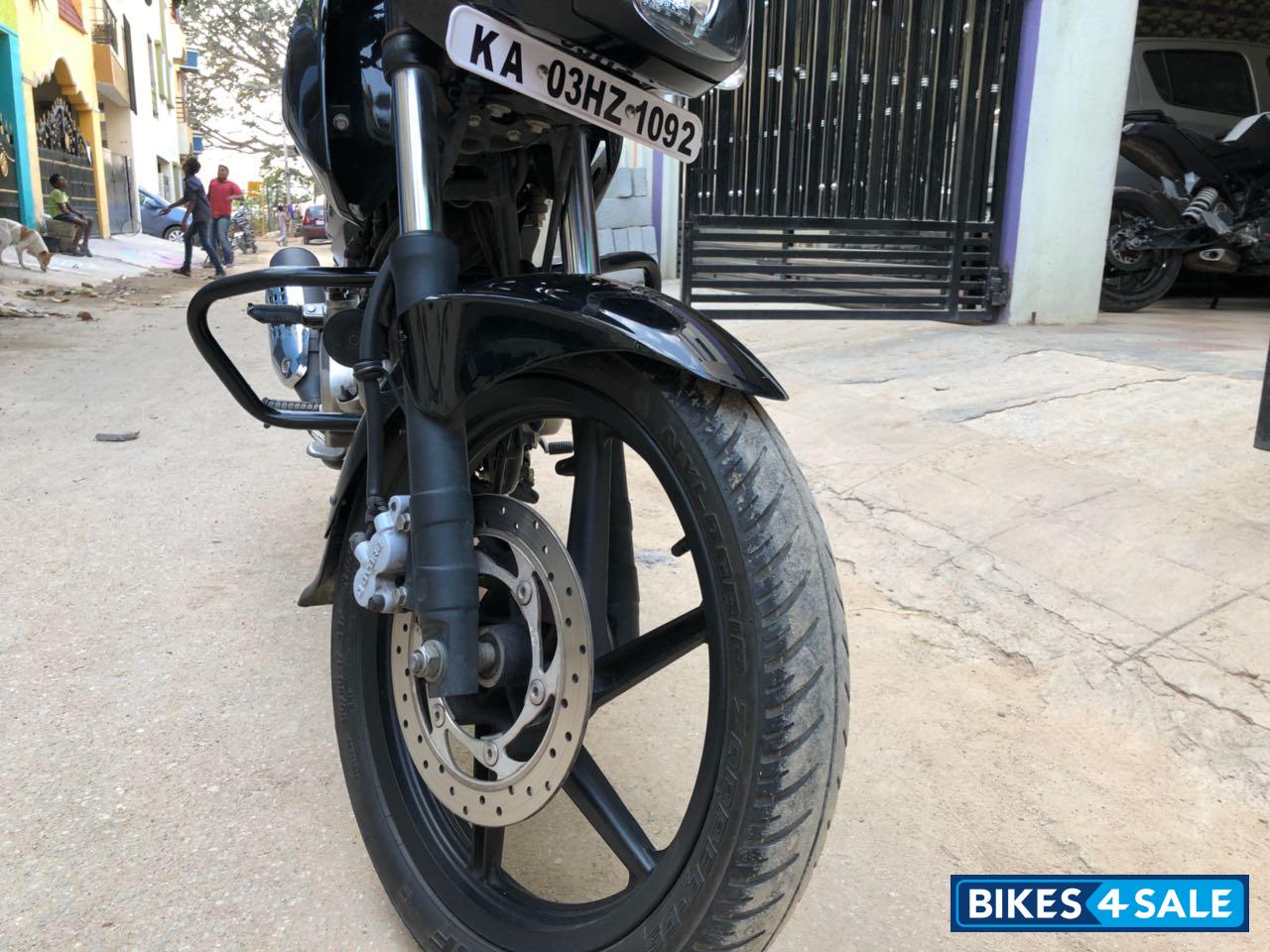 Black Bajaj Pulsar 180 DTSi Black Bajaj Pulsar 180 DTSi