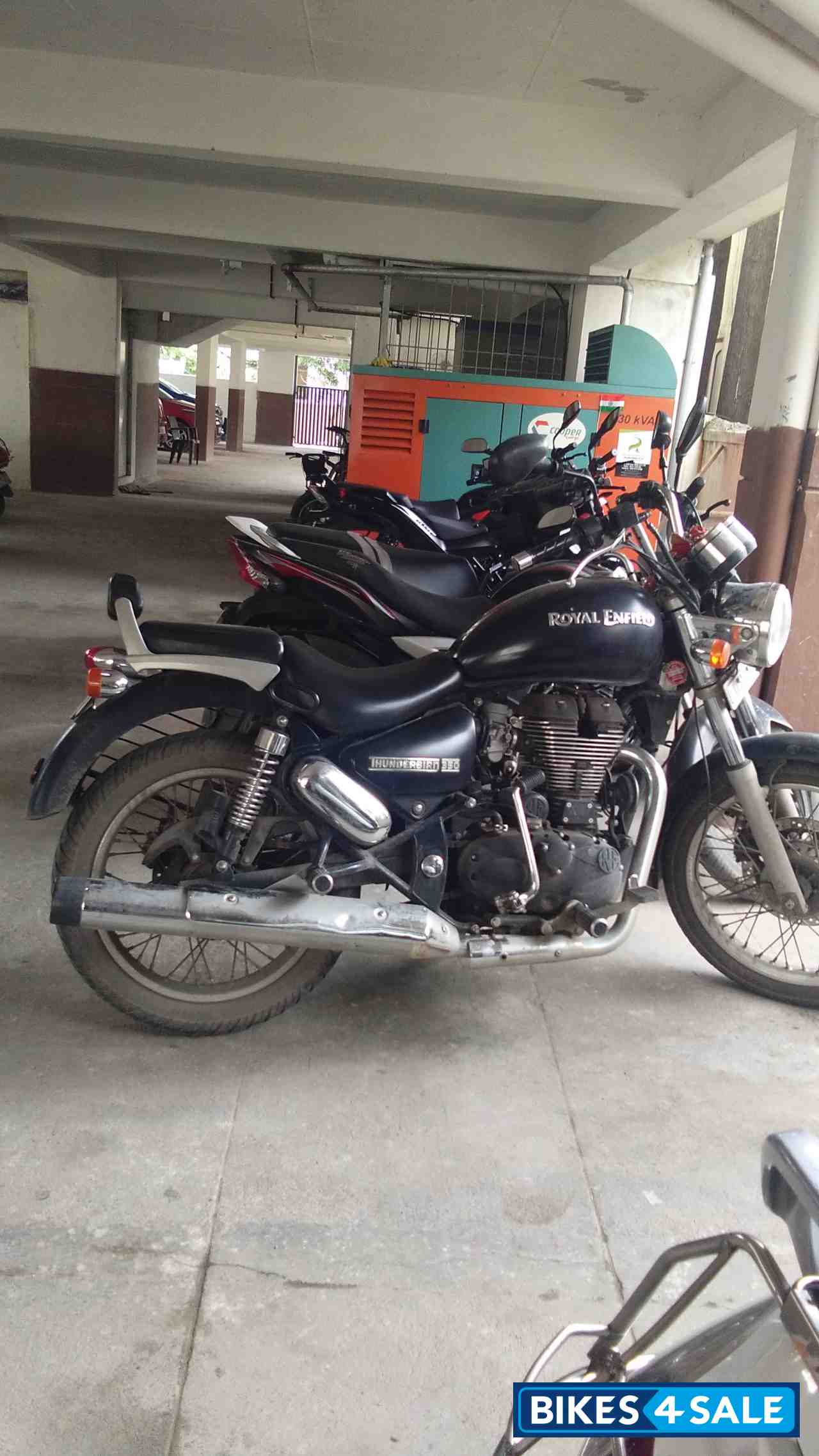 Black Royal Enfield Bullet Standard 350