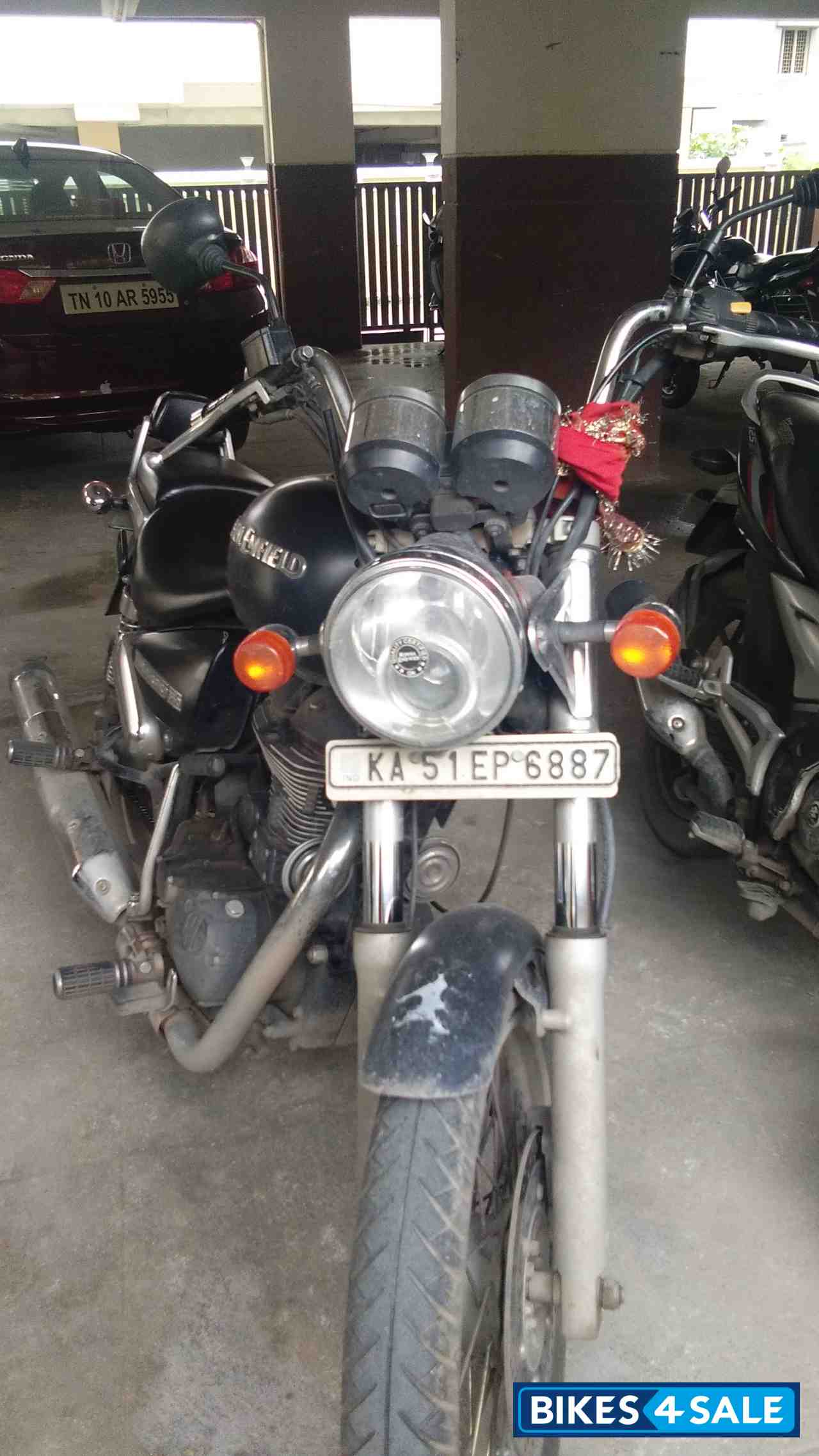 Black Royal Enfield Bullet Standard 350
