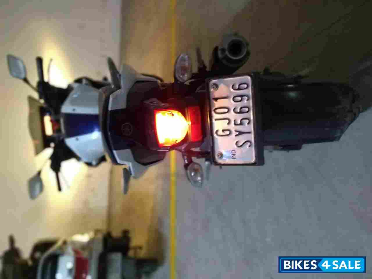 White-blue Yamaha Fazer FI V2