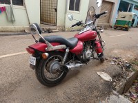 Red Bajaj Avenger 220 DTS-i