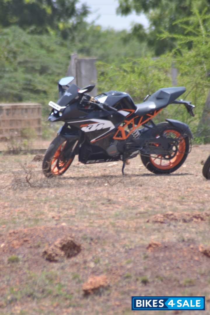 Anthracite Black KTM RC 200