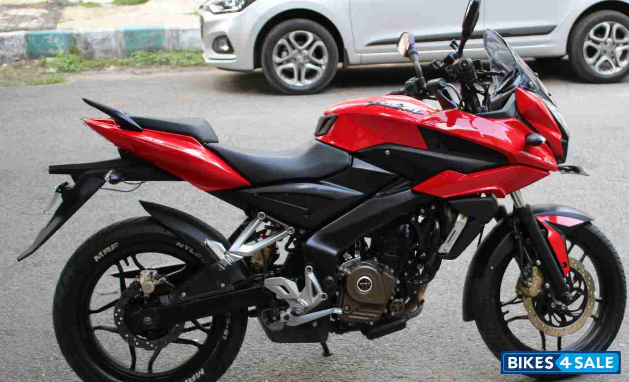 Passion Red Bajaj Pulsar AS 200 Passion Red Bajaj Pulsar AS 200