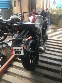 Thunder Grey + Red Yamaha YZF R15 V3