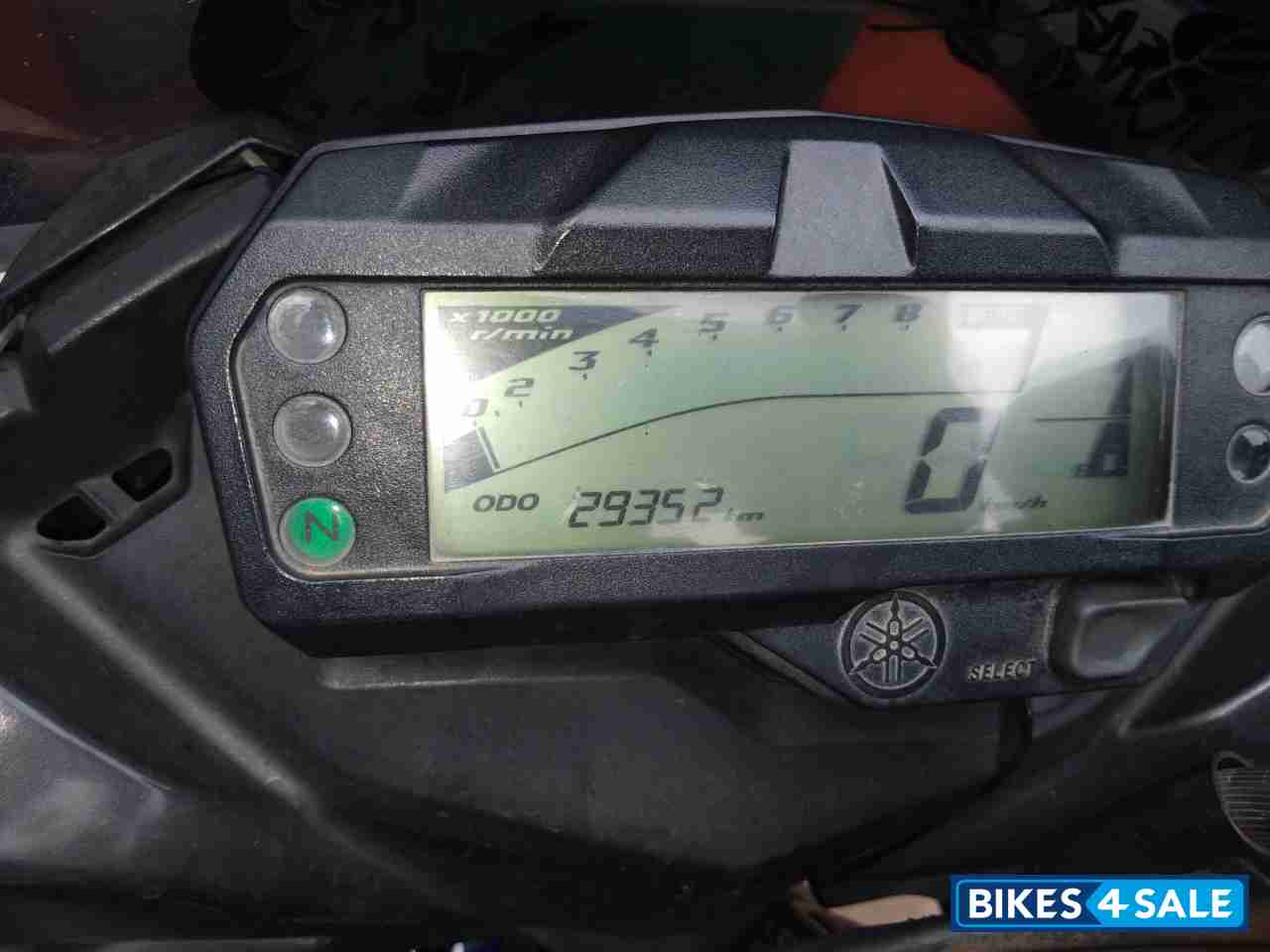 White Blue Yamaha Fazer FI V2