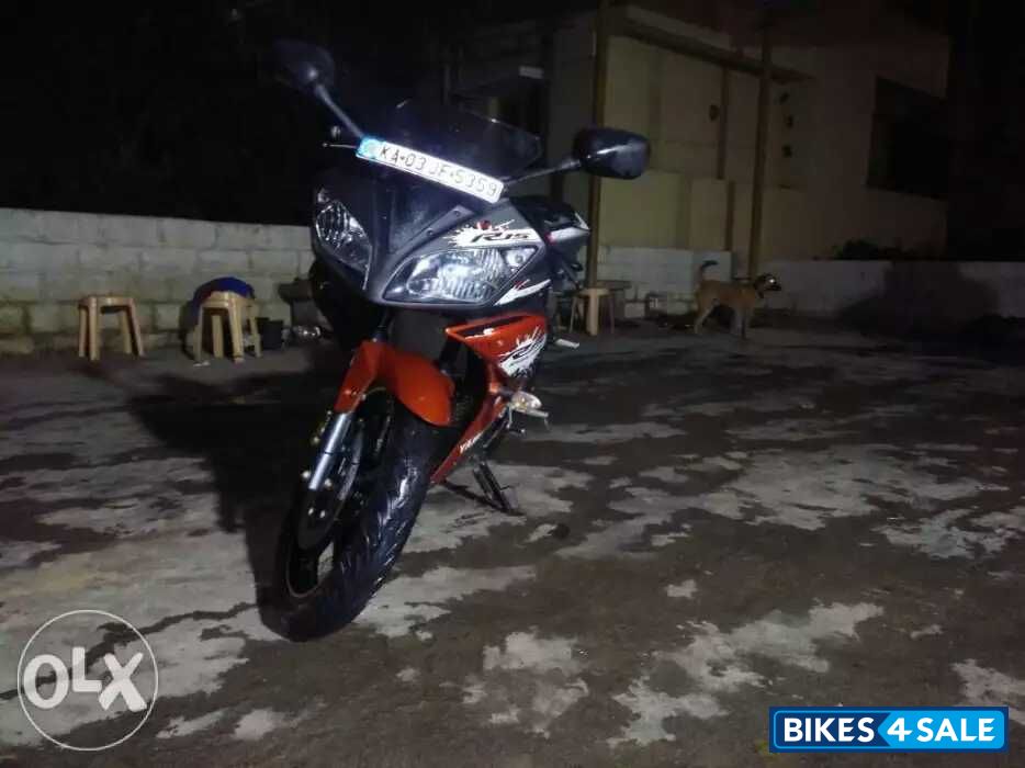 Red Yamaha YZF R15 V2 Red Yamaha YZF R15 V2