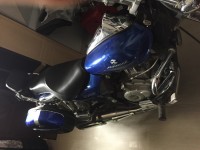 Blue Bajaj Avenger 220 DTS-i