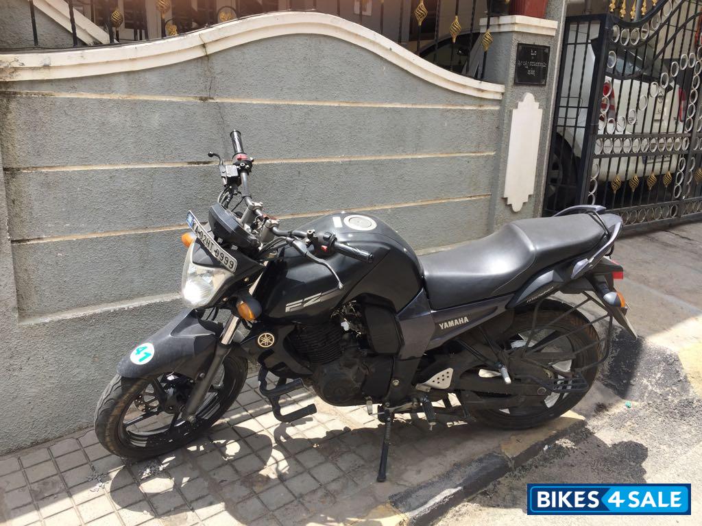 Black Yamaha FZ