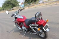 Red Bajaj Avenger 220 DTS-i