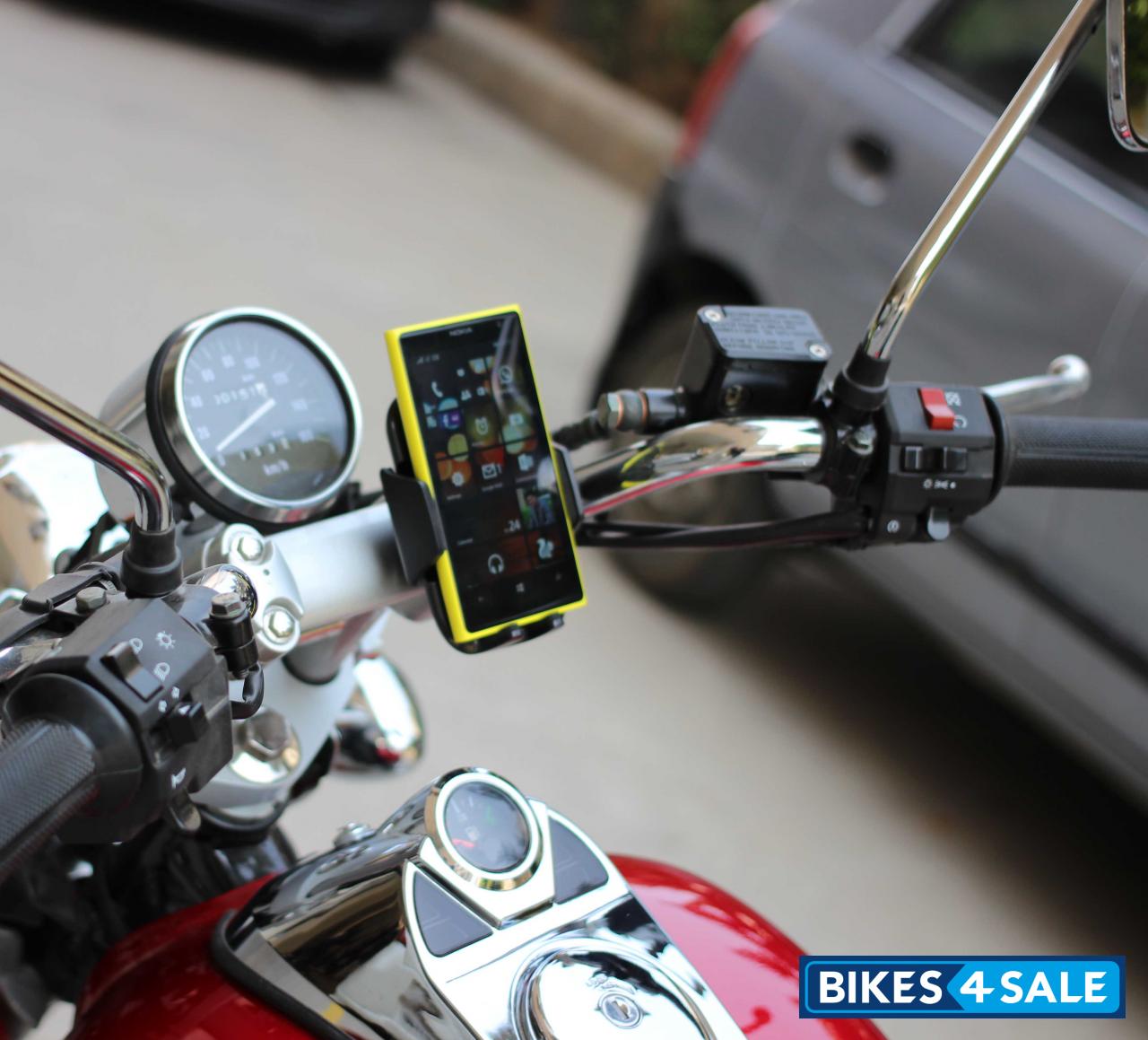 Red Bajaj Avenger 220 DTS-i Red Bajaj Avenger 220 DTS-i