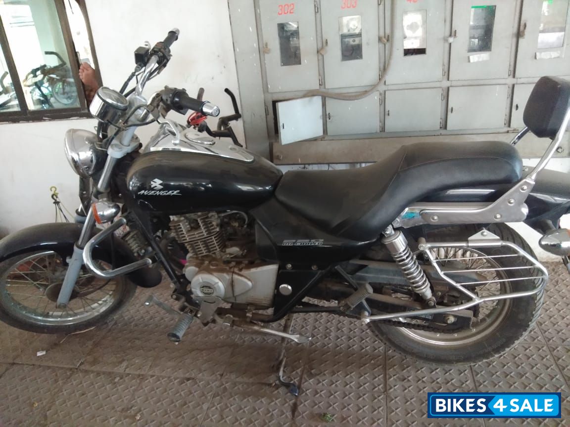 Bajaj Avenger 220 DTS-i