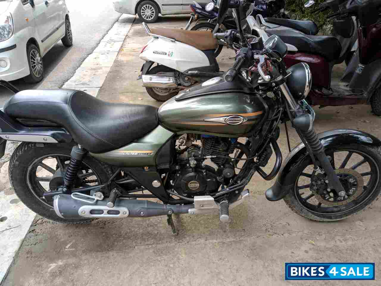 Bajaj Avenger Street 220