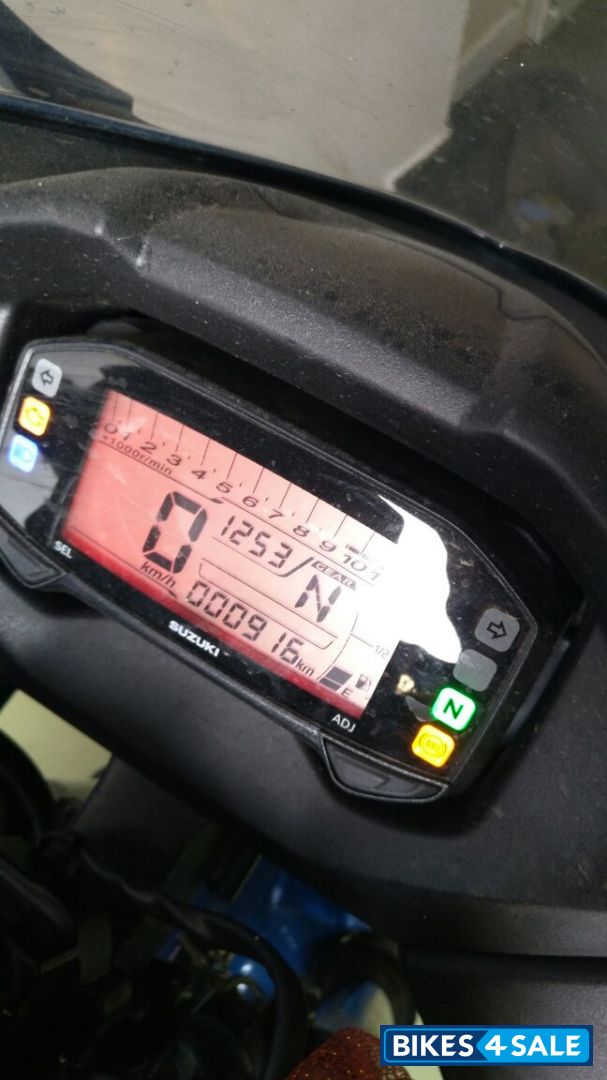 Suzuki Gixxer SF Fi