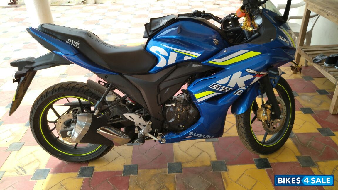 Suzuki Gixxer SF Fi