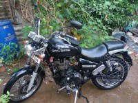 Black Royal Enfield Thunderbird 350
