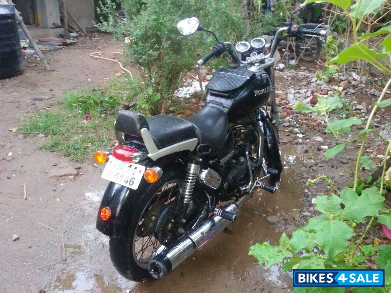 Black Royal Enfield Thunderbird 350 Black Royal Enfield Thunderbird 350