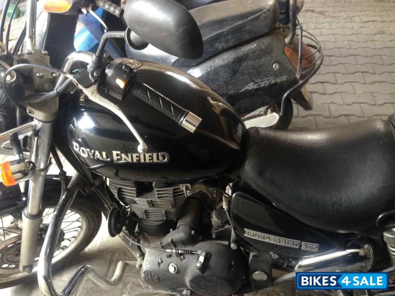Flicker Black Royal Enfield Thunderbird 350 Flicker Black Royal Enfield Thunderbird 350