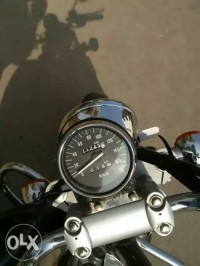Black Bajaj Avenger 220 DTS-i