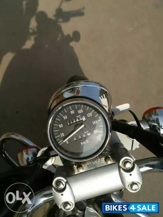 Black Bajaj Avenger 220 DTS-i Black Bajaj Avenger 220 DTS-i