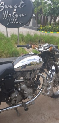 Black Royal Enfield Bullet Machismo A350