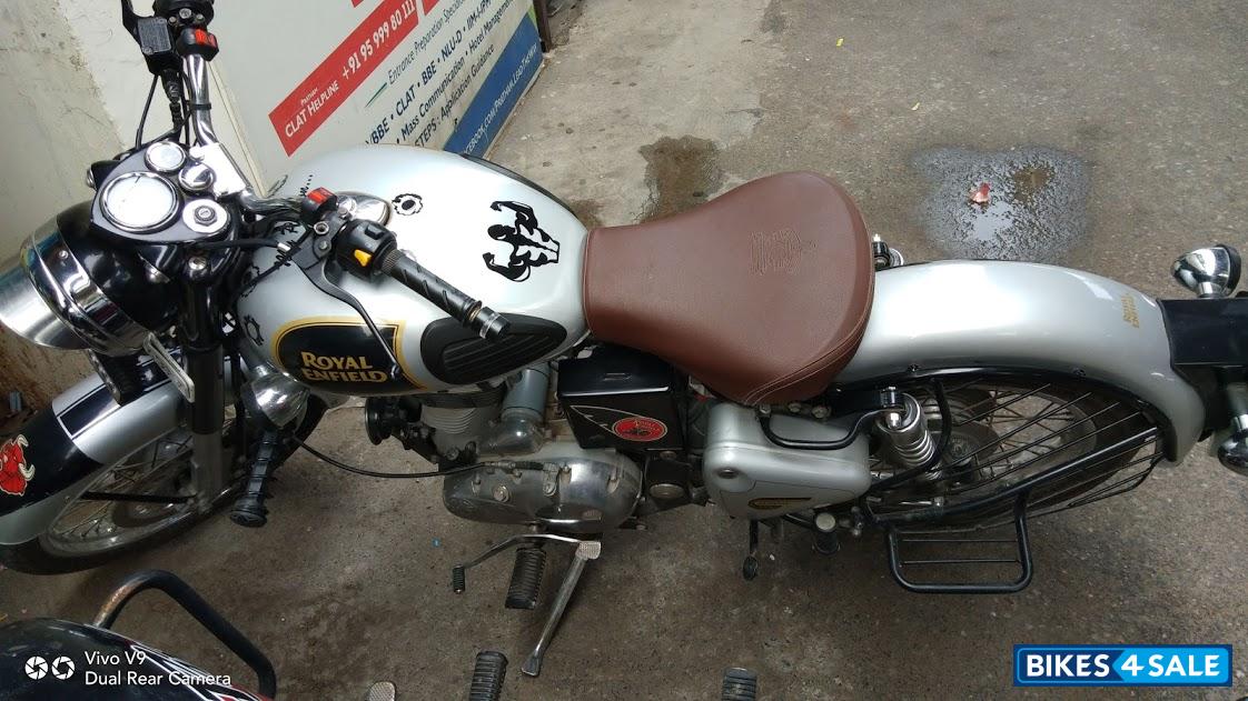 Silver Royal Enfield Bullet 350 Twinspark