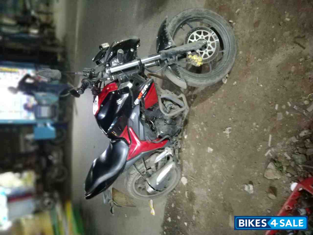 Black Red Suzuki Gixxer 150