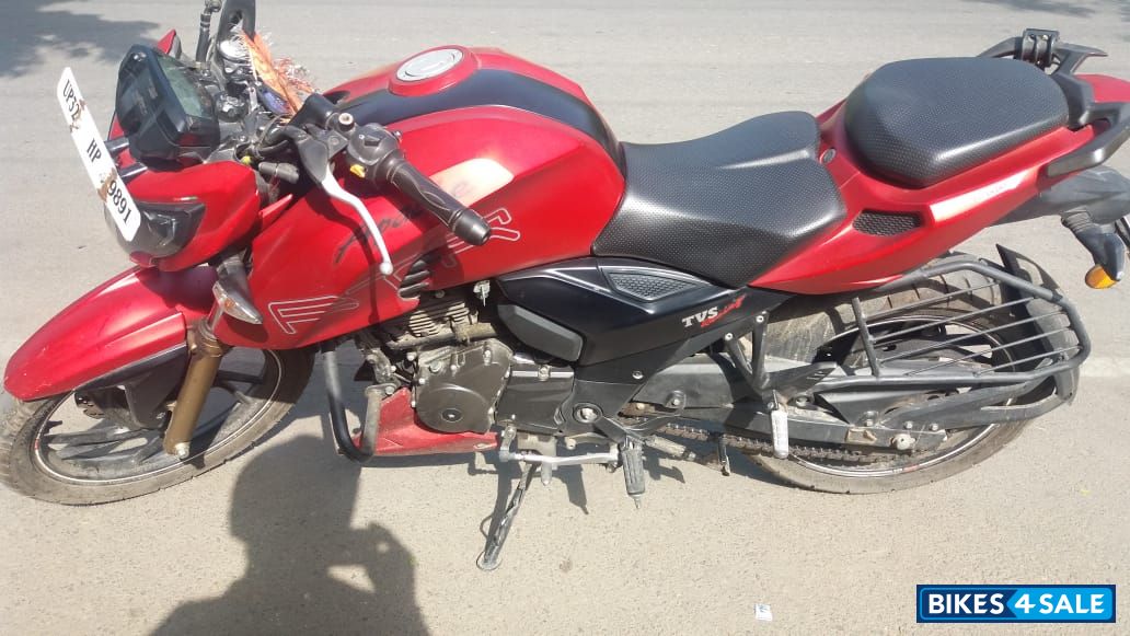 Red TVS Apache RTR 200 4V
