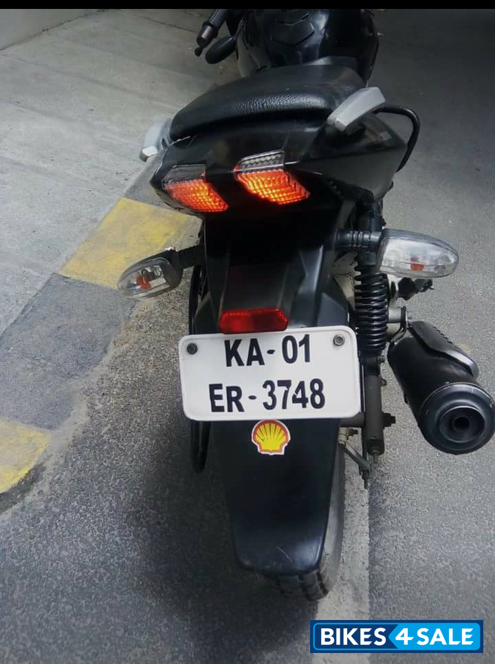 Black Bajaj Pulsar 180 DTSi Black Bajaj Pulsar 180 DTSi