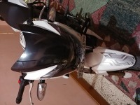 White TVS Apache RTR 180